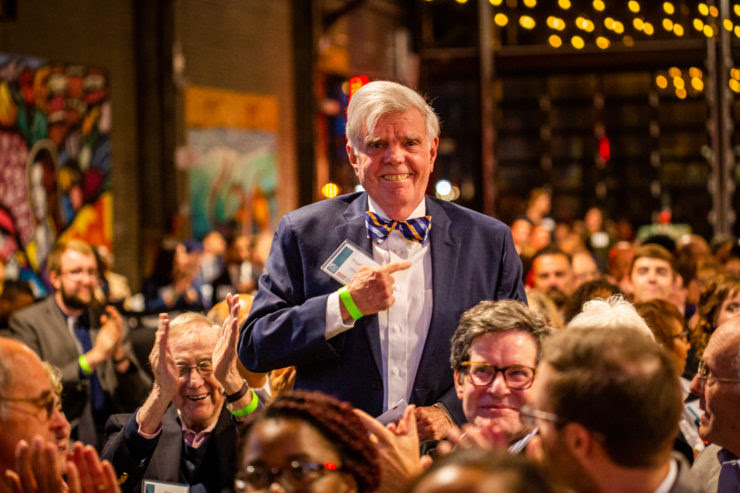 Photograph of Tom Gilhool at an awards dinner, courtesy of Bob Nelkin.